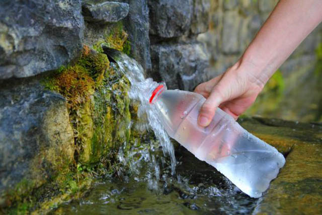 гірське джерело води