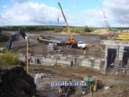 На дорозі державного значення Стрий-Чернівці-Мамалига будують новий міст На дорозі державного значення Стрий-Чернівці-Мамалига будують новий міст