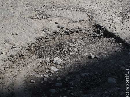 Хто і як розставляв пріорітети ремонту доріг в Івано-Франківську?