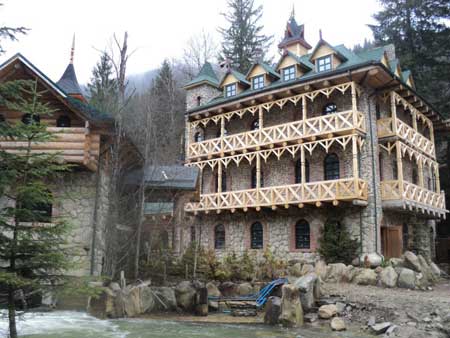 Ющенко в Карпатах гостей наразі не чекає