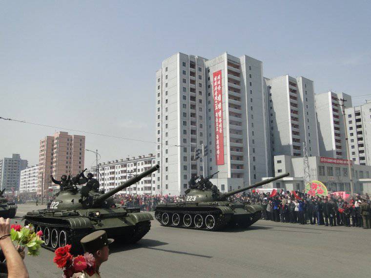Военный парад в Пхеньяне