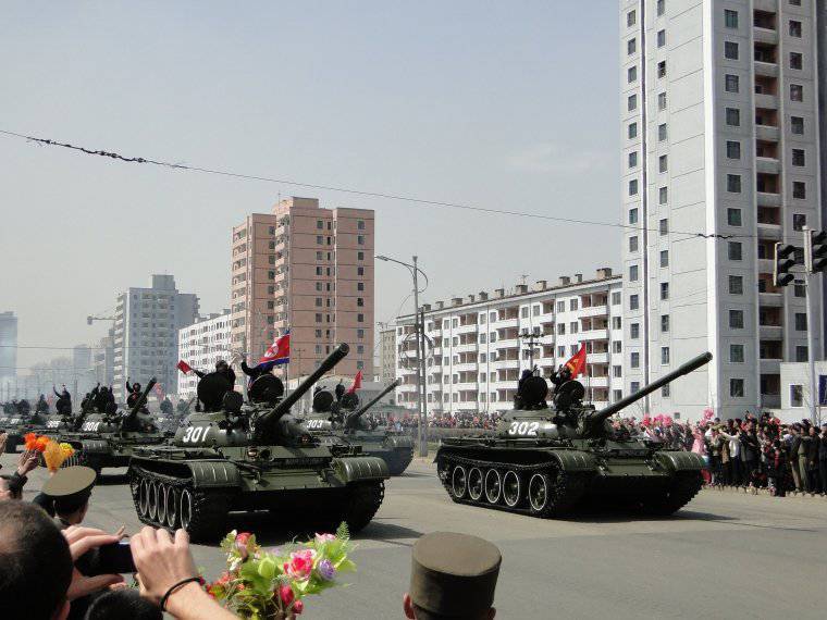 Военный парад в Пхеньяне