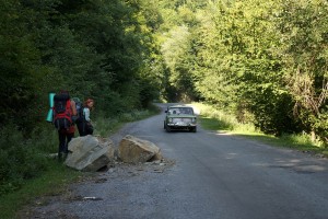 Справжній гірський обвал на дорозі вздовж Тереблі