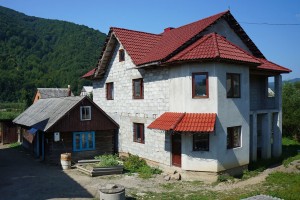 Старе межує із новим, село Негровець