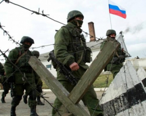 В Криму захопили відділ прикордонної служби, сім'ї військових вигнали на вулицю