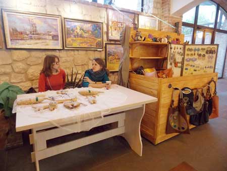 Активісти зібрали 1638 гривень для безпритульних собак