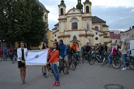Нічні велосипедні екскурсії вулицями Івано-Франківську