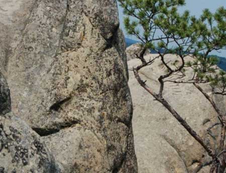 У скелях Довбуша виявлено стародавній скельний храмовий комплекс Великої Богині Праматері