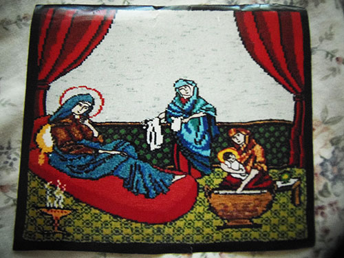 Жителька Івано-Франківська сплела спицями понад сотню ікон 