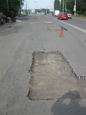 Розпочався поточний ремонт вулиці Вовчинецької