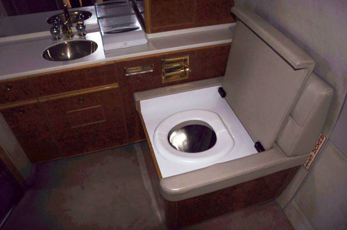 Президентский туалет в Ил-62