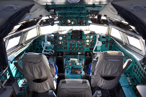 Кабина пилотов ничем не отличалась от обычных Ил-62