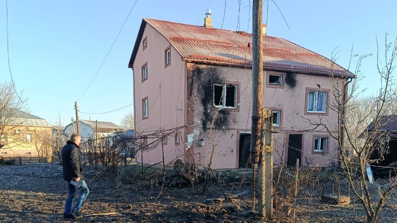 фото пошкодженого будинку