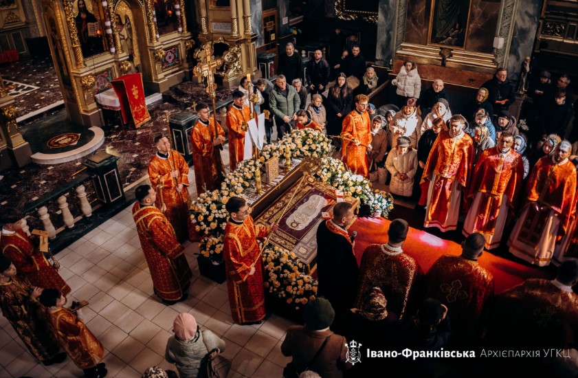 фото: Плащаниця