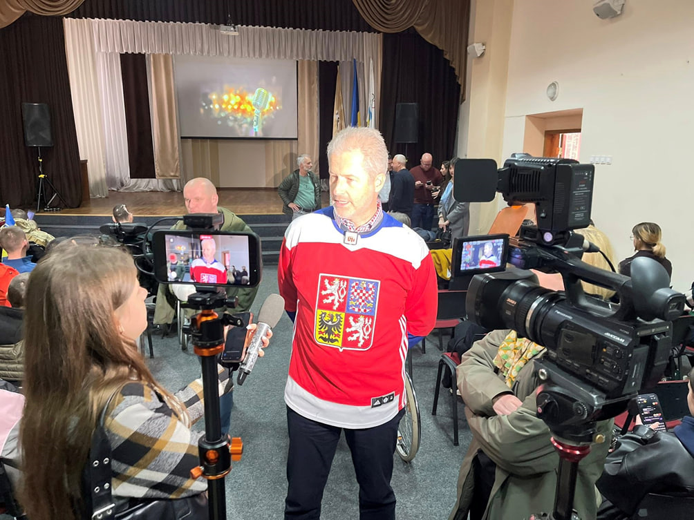 фото з місця презентації