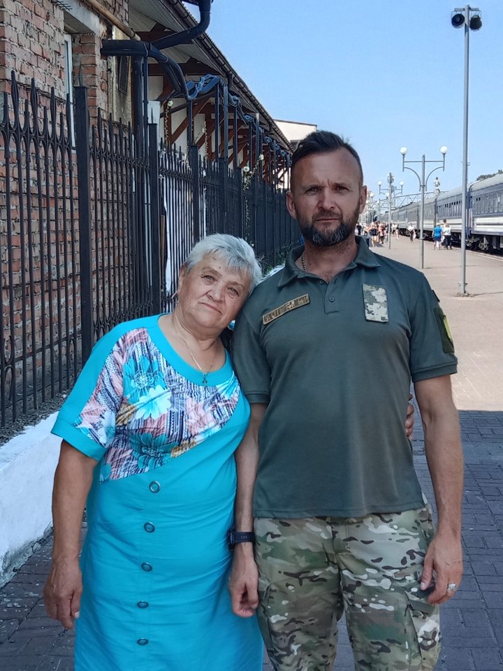 Любов Костюк із сином Русланом