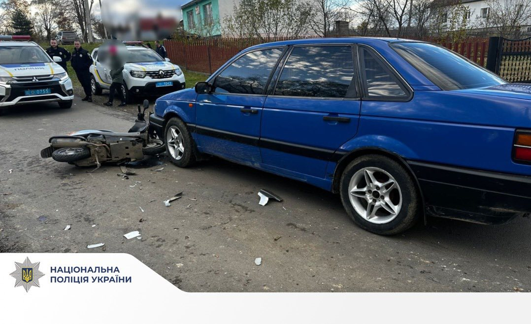 На Прикарпатті зіткнулись авто та скутер