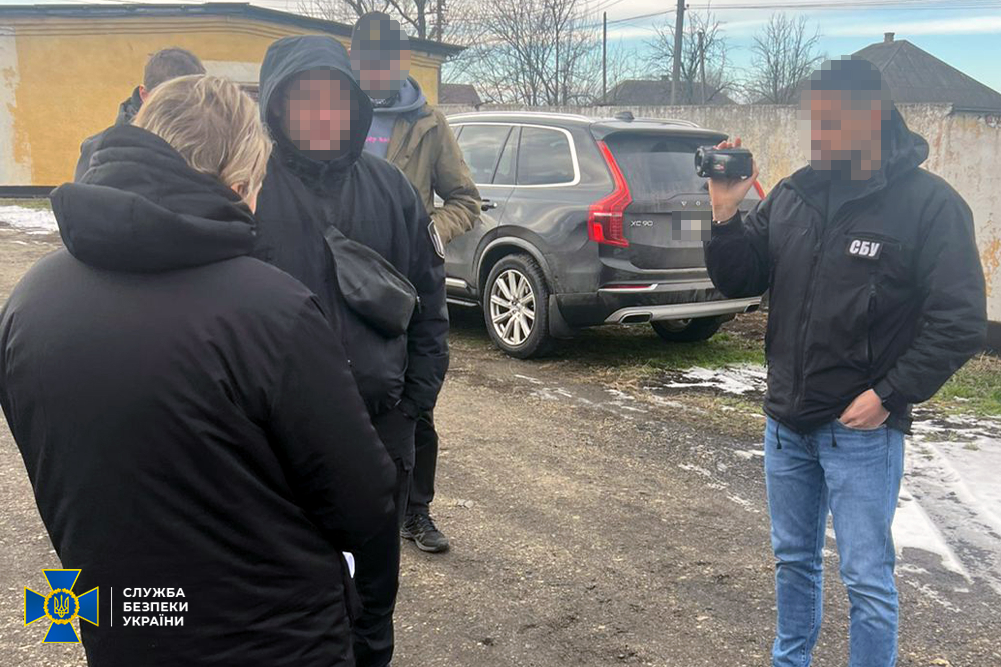 На Прикарпатті двоє сержантів РТЦК переправляли військовозобов'язаних за кордон